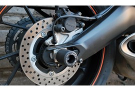 Слайдеры Crazy Iron в ось заднего колеса для Yamaha MT-09, FZ-09, XSR900