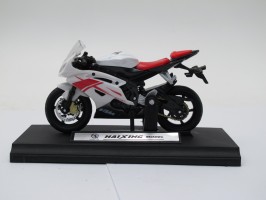 Модель мотоцикла Yamaha Бело-черный с элементами красного, Rocket HTM 1:18