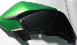 Пластик бака левый зеленый BAJAJ Dominar 400