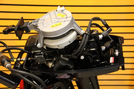 Двухтактный подвесной лодочный мотор Tohatsu M 9.8BS (16019085605184)