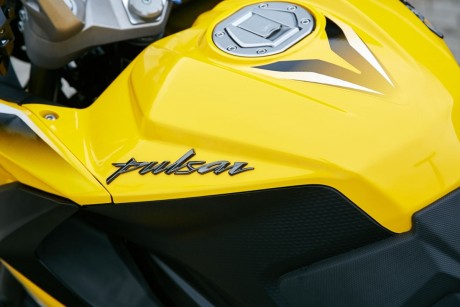 Мотоцикл BAJAJ Pulsar RS 200 (14506902440688)