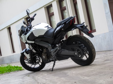 Мотоцикл Bajaj Dominar 400 (14979828624499)