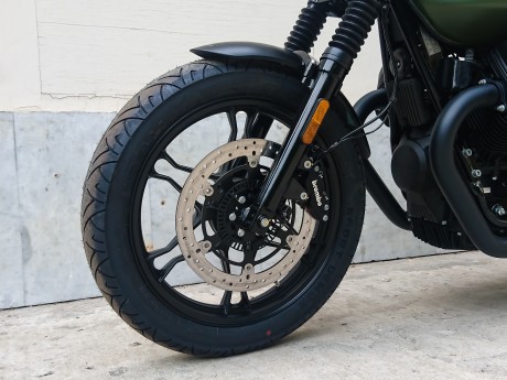 Мотоцикл Moto Guzzi V7 III Stone (15270845497428)