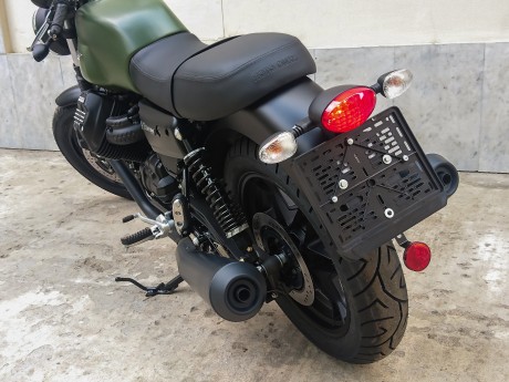 Мотоцикл Moto Guzzi V7 III Stone (15270845755467)
