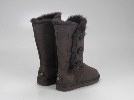 UGG WOMENS BAILEY BUTTON TRIPLET Chocolate 1873 (15377912117372)