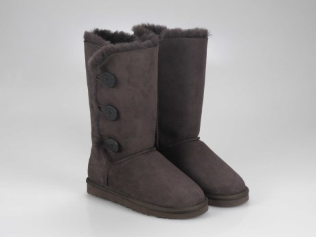 UGG WOMENS BAILEY BUTTON TRIPLET Chocolate 1873 (15377912231496)