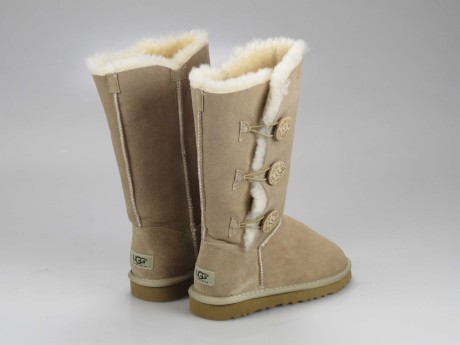 UGG WOMENS BAILEY BUTTON TRIPLET sand 1873 (15377929164319)