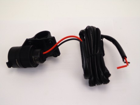 Розетка-прикуриватель с кабелем 1,5 м на трубчатый руль Interphone (Cellularline) (15401978316637)