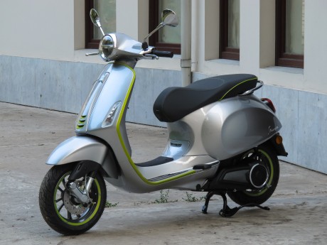 Скутер Vespa Primavera Elettrica L3 (Motociclo) (1561147581336)