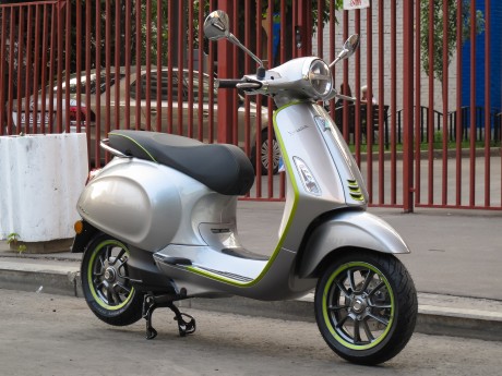Скутер Vespa Primavera Elettrica L3 (Motociclo) (15611475873118)