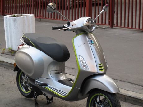 Скутер Vespa Primavera Elettrica L3 (Motociclo) (15611475875422)