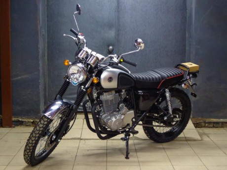 Honda CB 400SS replica (15527510690734)
