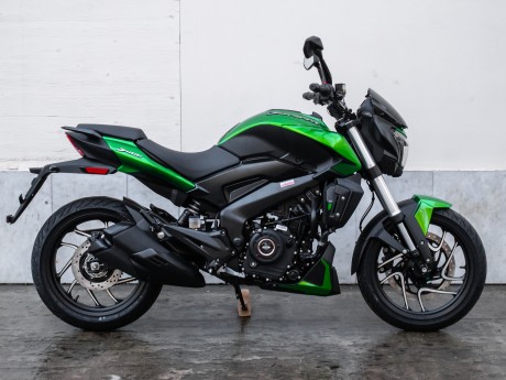 Мотоцикл Bajaj Dominar 400 Limited Edition Green 2020 (15849763550875)