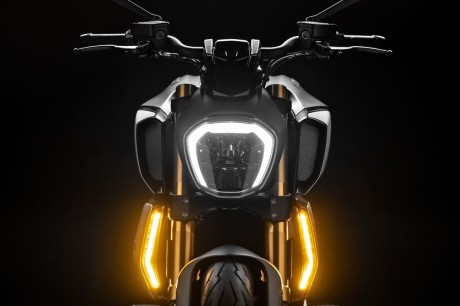 Мотоцикл DUCATI Diavel 1260 S - Total Black (15819349177098)