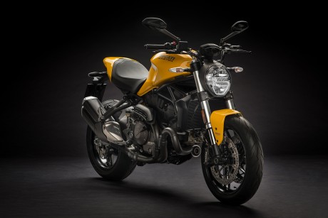 Мотоцикл DUCATI Monster 821 - Ducati Yellow (1581941350268)