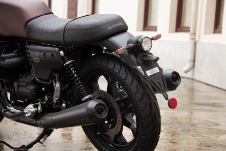 Мотоцикл MOTO GUZZI V7 III Stone Night Pack (16116613809955)