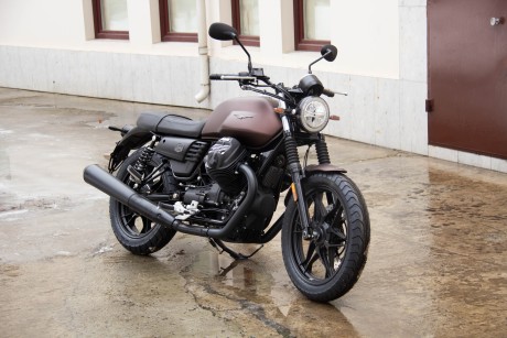 Мотоцикл MOTO GUZZI V7 III Stone Night Pack (16116613821795)
