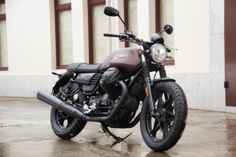 Мотоцикл MOTO GUZZI V7 III Stone Night Pack (16116613835999)