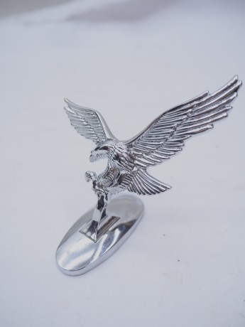 Эмблема на крыло Орел на охоте (хром) (16484640600152)