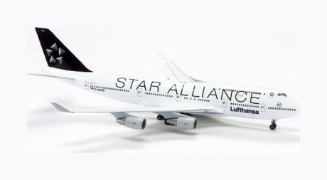 Модель самолёта Herpa Lufthansa Boeing 747-400 "Star Alliance"