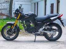 Фото: Мотоцикл Baltmotors Street 200DD, Диаметр колеса 17 ″