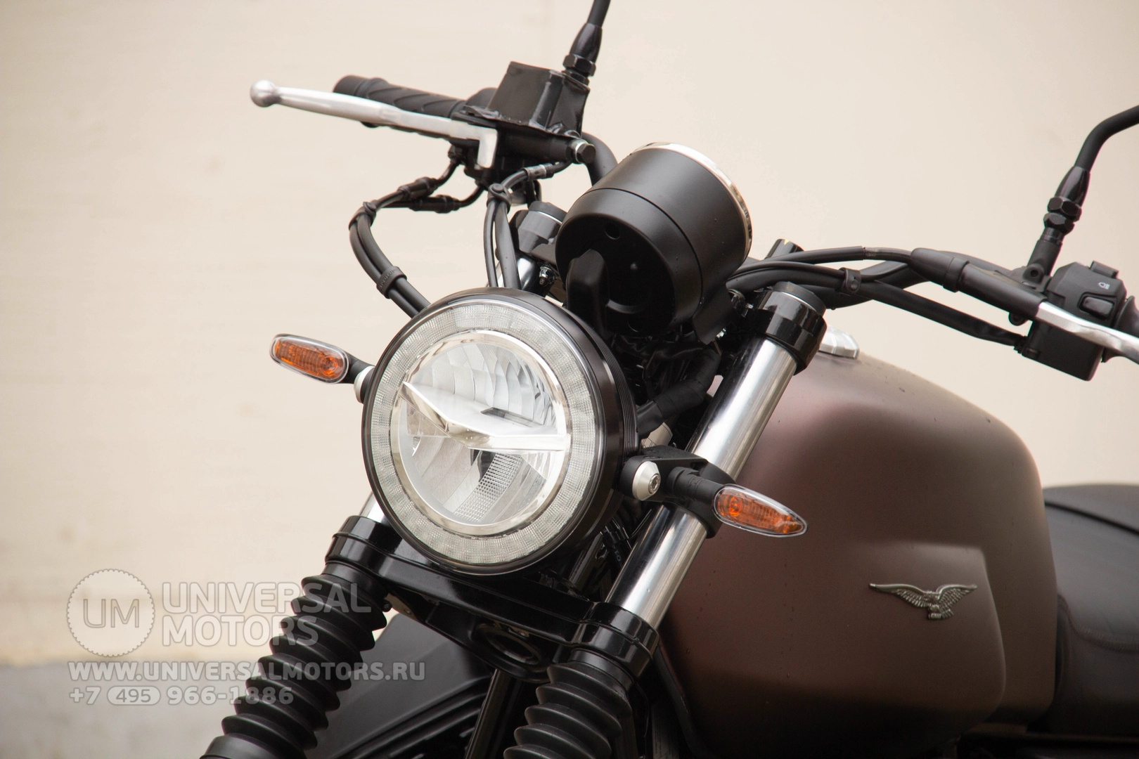 Мотоцикл MOTO GUZZI V7 III Stone Night Pack, Передний тормоз описание ø 320 мм плавающий диск из нержавеющей стали, четырехпоршневый суппорт brembo