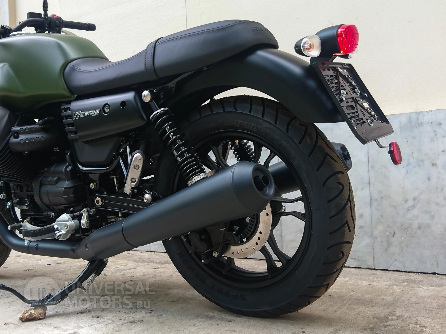 Мотоцикл MOTO GUZZI V7 III Stone ABS, Задний тормоз описание диск из нержавеющей стали, диаметр 260 мм, плавающий суппорт с 2 поршнями