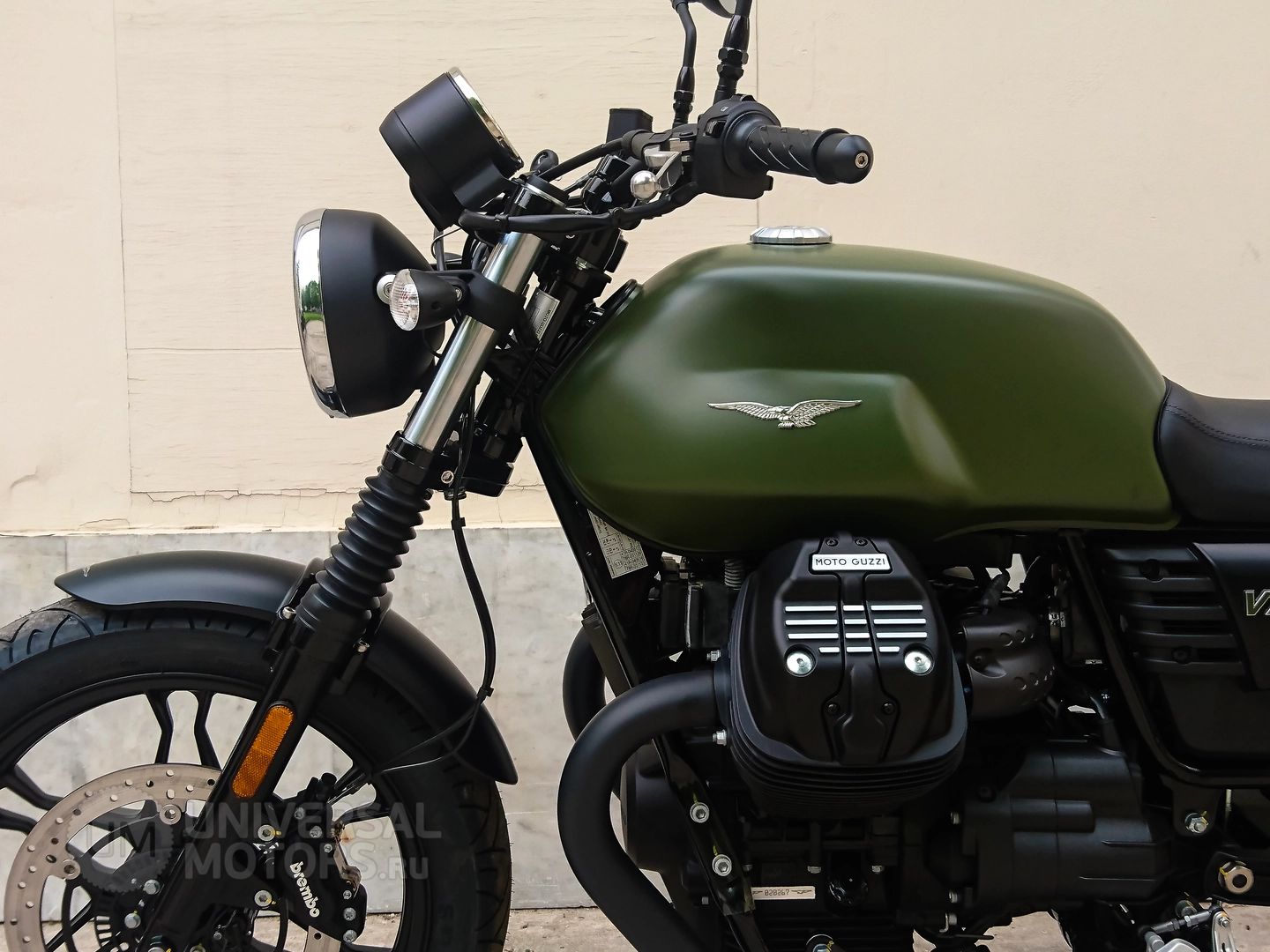 Мотоцикл MOTO GUZZI V7 III Stone ABS, Расположение цилиндров продольный v-twin