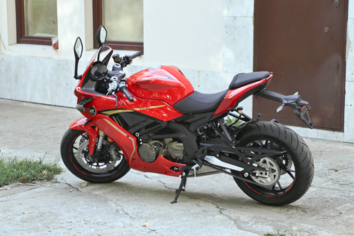 Мотоцикл QJMOTOR SRK 600 RC, Число тактов 4