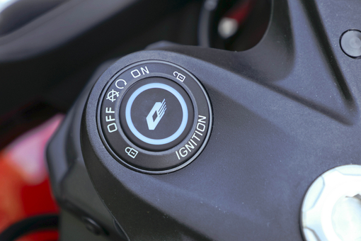 Мотоцикл QJMOTOR SRK 600 RC, Переключение скоростей 1-n-2-3-4-5-6