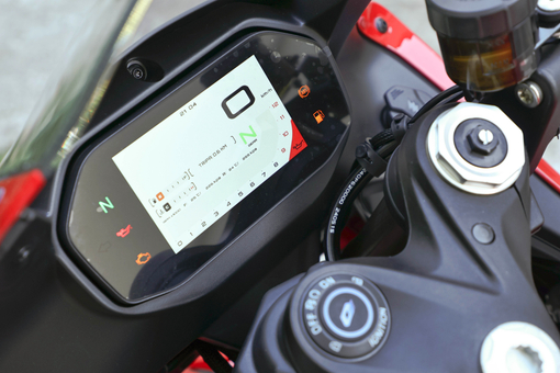 Мотоцикл QJMOTOR SRK 600 RC, Рама пространственная, трубчатая