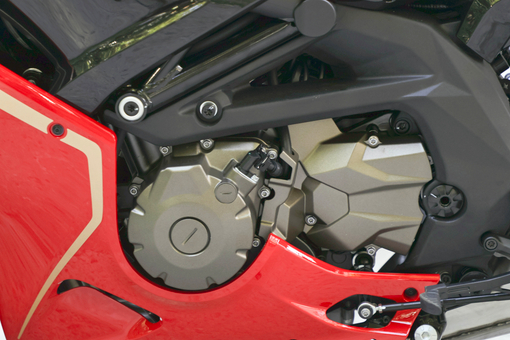 Мотоцикл QJMOTOR SRK 600 RC, Число цилиндров 4