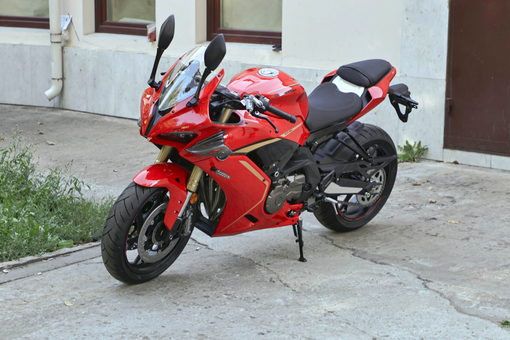 Мотоцикл QJMOTOR SRK 600 RC, 17806970313427737994