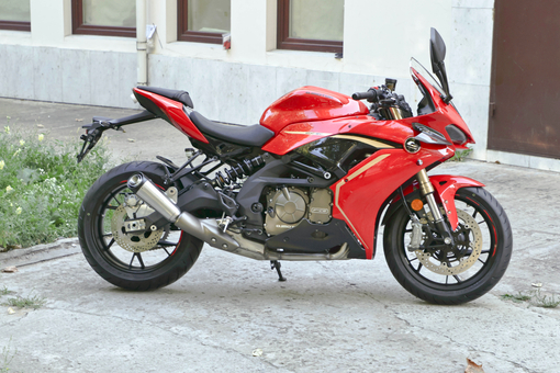 Мотоцикл QJMOTOR SRK 600 RC, 17806970311010284030