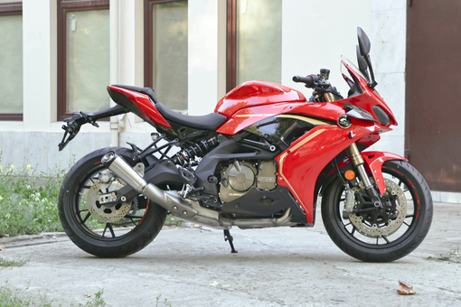 Мотоцикл QJMOTOR SRK 600 RC, 17806970311261471080