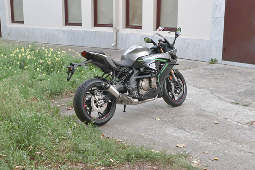 Мотоцикл QJMOTOR SRK 600 RC, 17806970311607535822