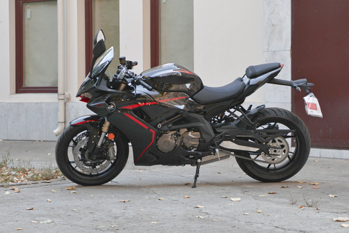 Мотоцикл QJMOTOR SRK 600 RC, 17806970311068976392