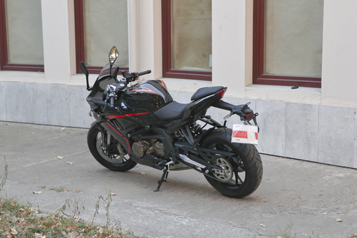 Мотоцикл QJMOTOR SRK 600 RC, 17806970312523603154