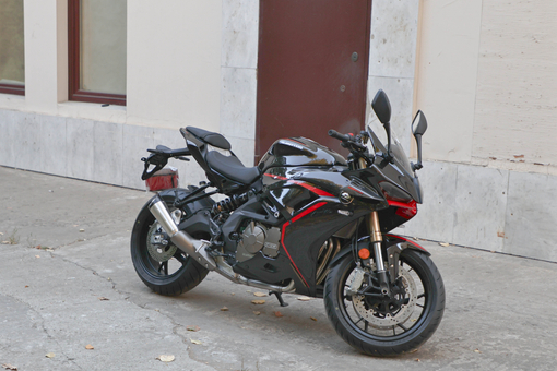 Мотоцикл QJMOTOR SRK 600 RC, 17806970312433148107